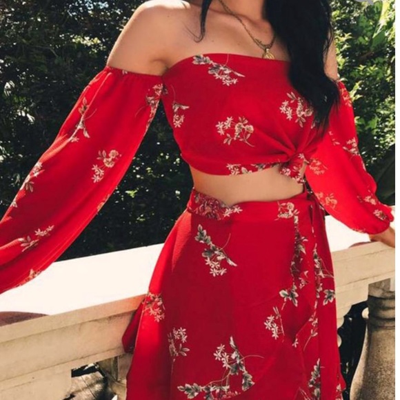 Red floral 2 piece set - Picture 3 of 5